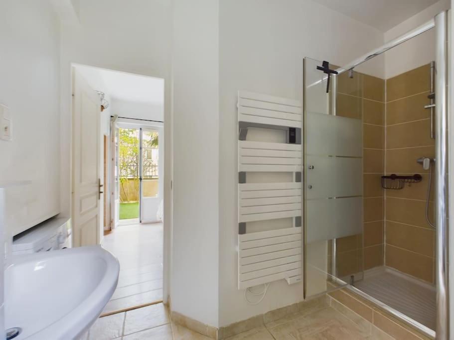 Appartement Renove -Jardin Prive A Rueil-Malmaison Bagian luar foto
